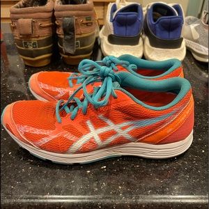 ASIC women’s running shoes